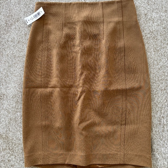 NWT Aritzia Pencil Skirt | Camel | Size 6 - Picture 1 of 9